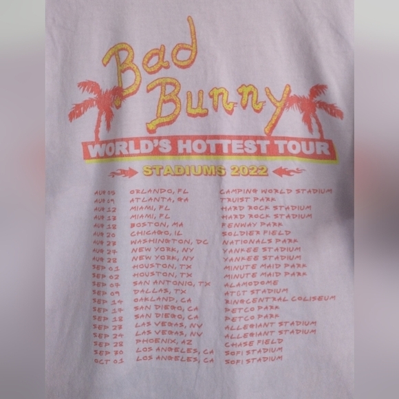 BAD BUNNY 2022 Tour T Shirt Pink Graphic T-Shirt Size Large - Picture 8 of 8